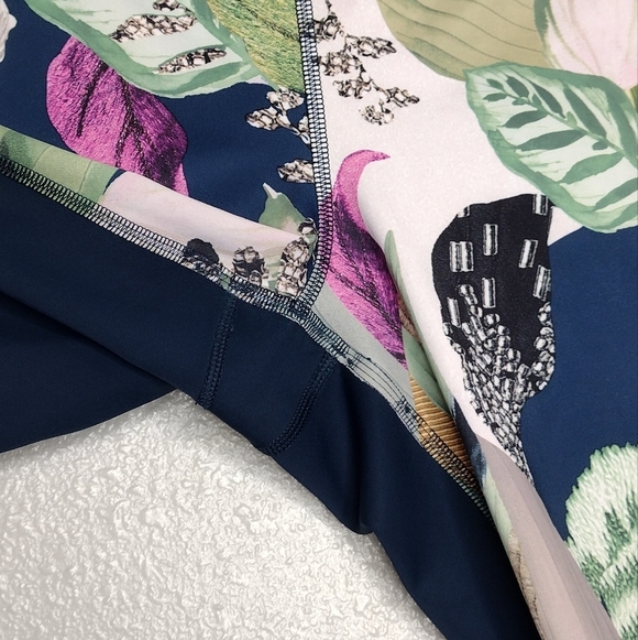 Athleta Women's Leaf Print Active Running Athletic Cropped Leggings - Picture 15 of 15